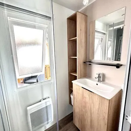 381 Emplacement Prestige A La Reserve 4* Lägenhet Gastes